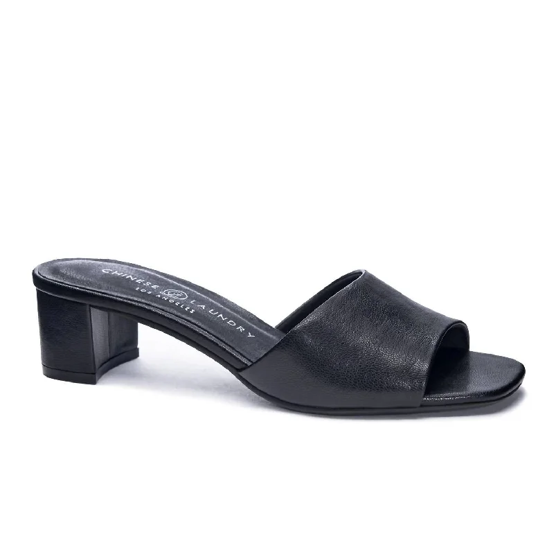 Lana Slide Sandal In Black