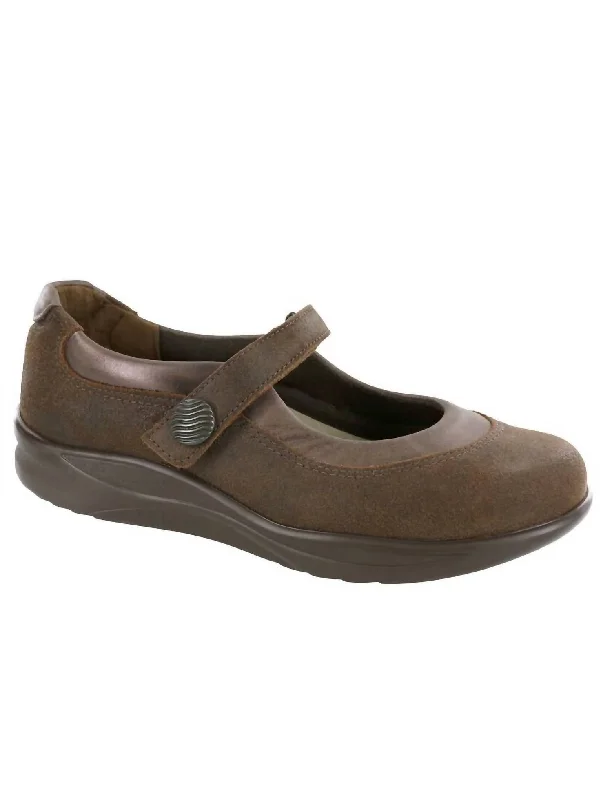 Step Out Mary Jane Shoe - Medium In Brown