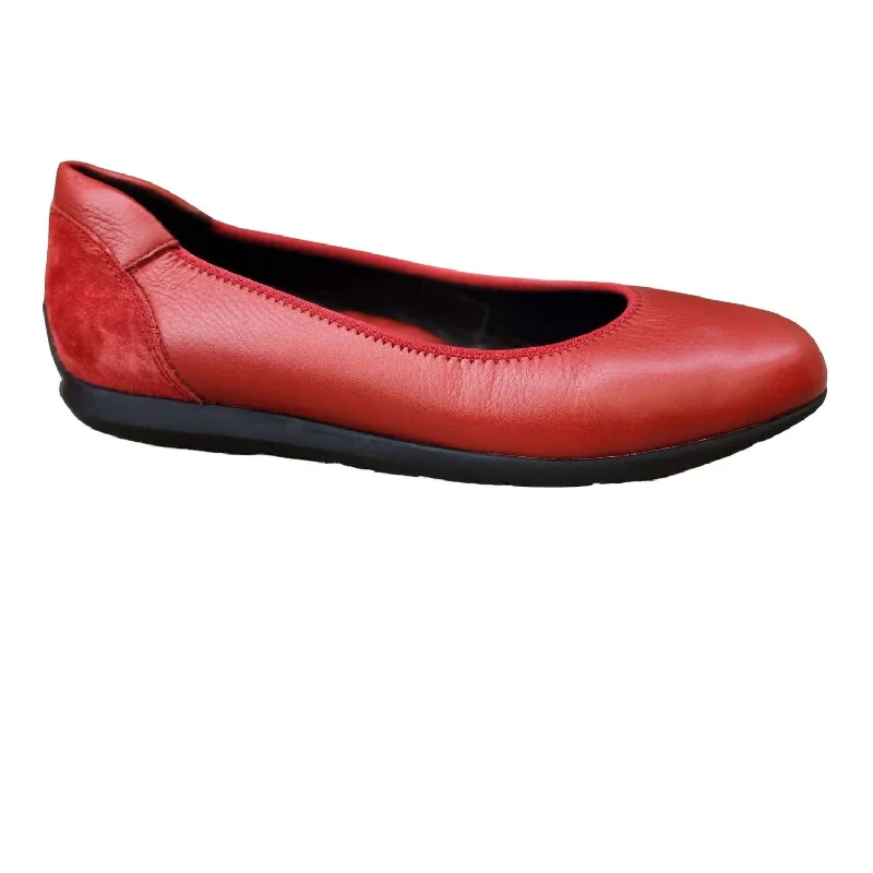 Women's Sarah Shoes In Chili Red