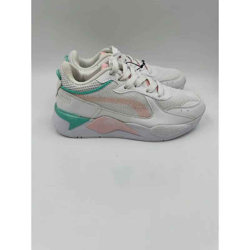 Women's Size 6.5, White Sneaker w/ Mint Green & Salmon Accent, 90s chunky sole